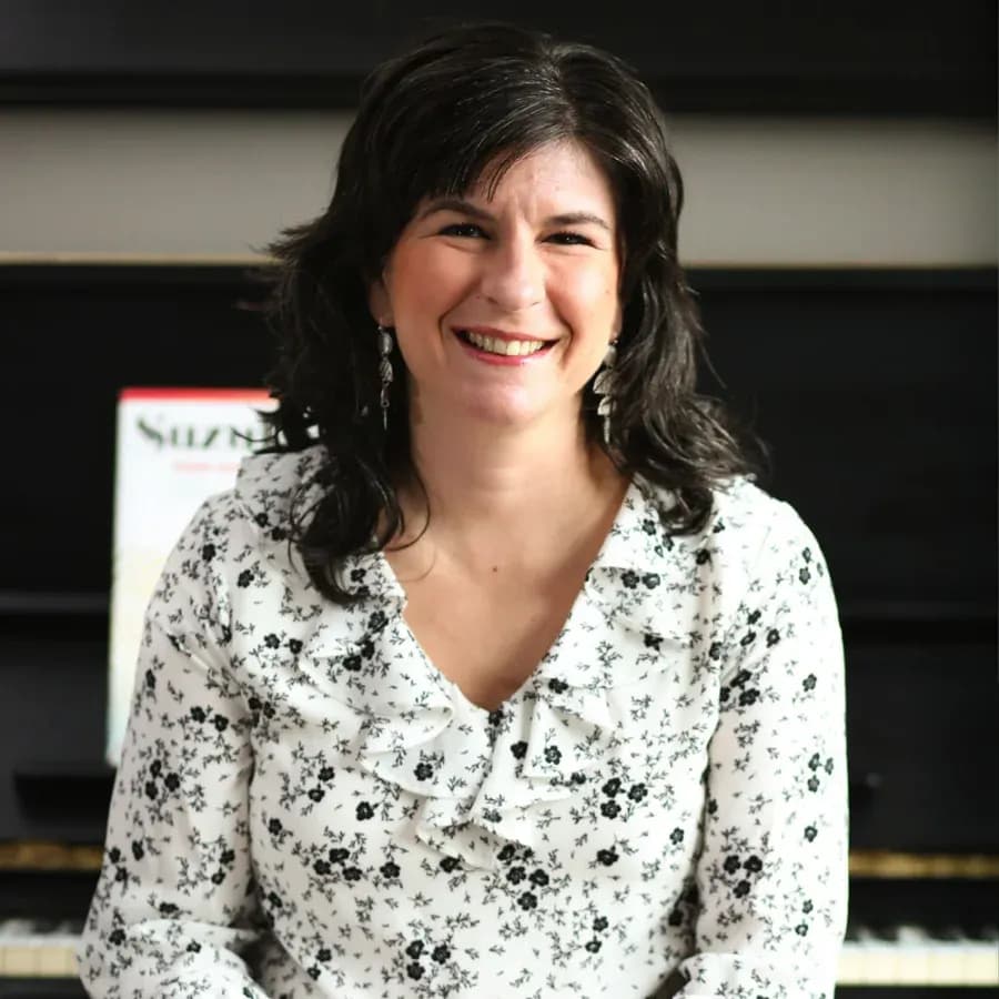 Piano teacher Alyssa Burnette